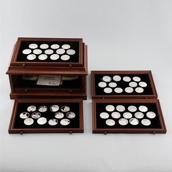 A silver coin collection, 50 pieces, Franklin Mint AB, 1970s, weight ca 3280 g.