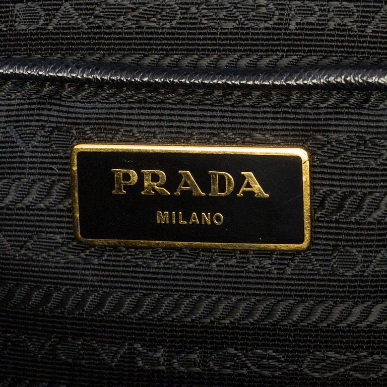 VÄSKA, Prada.