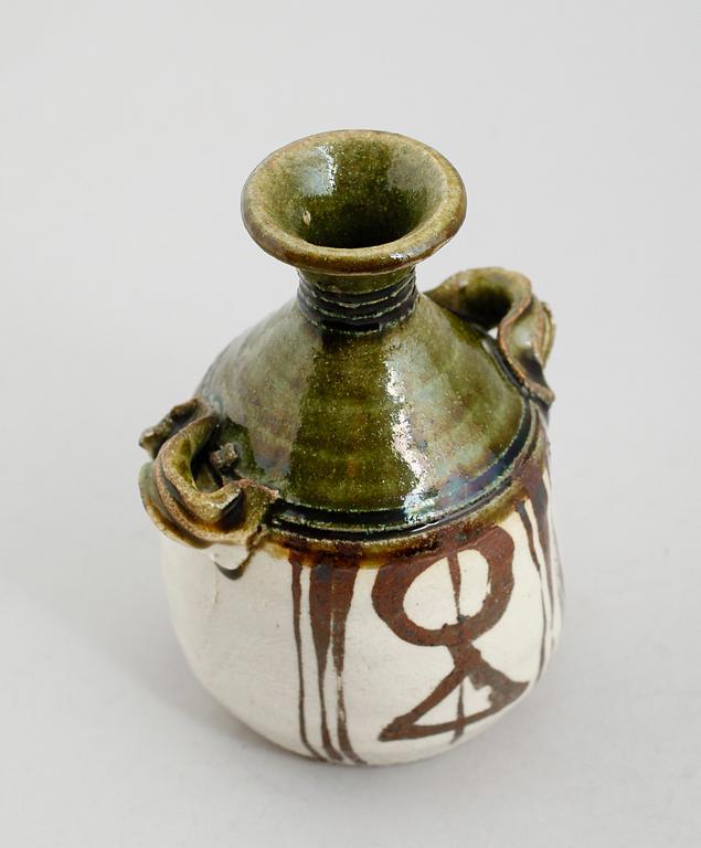 A Japanese stoneware vase, attributed to Wakao Toshisada.