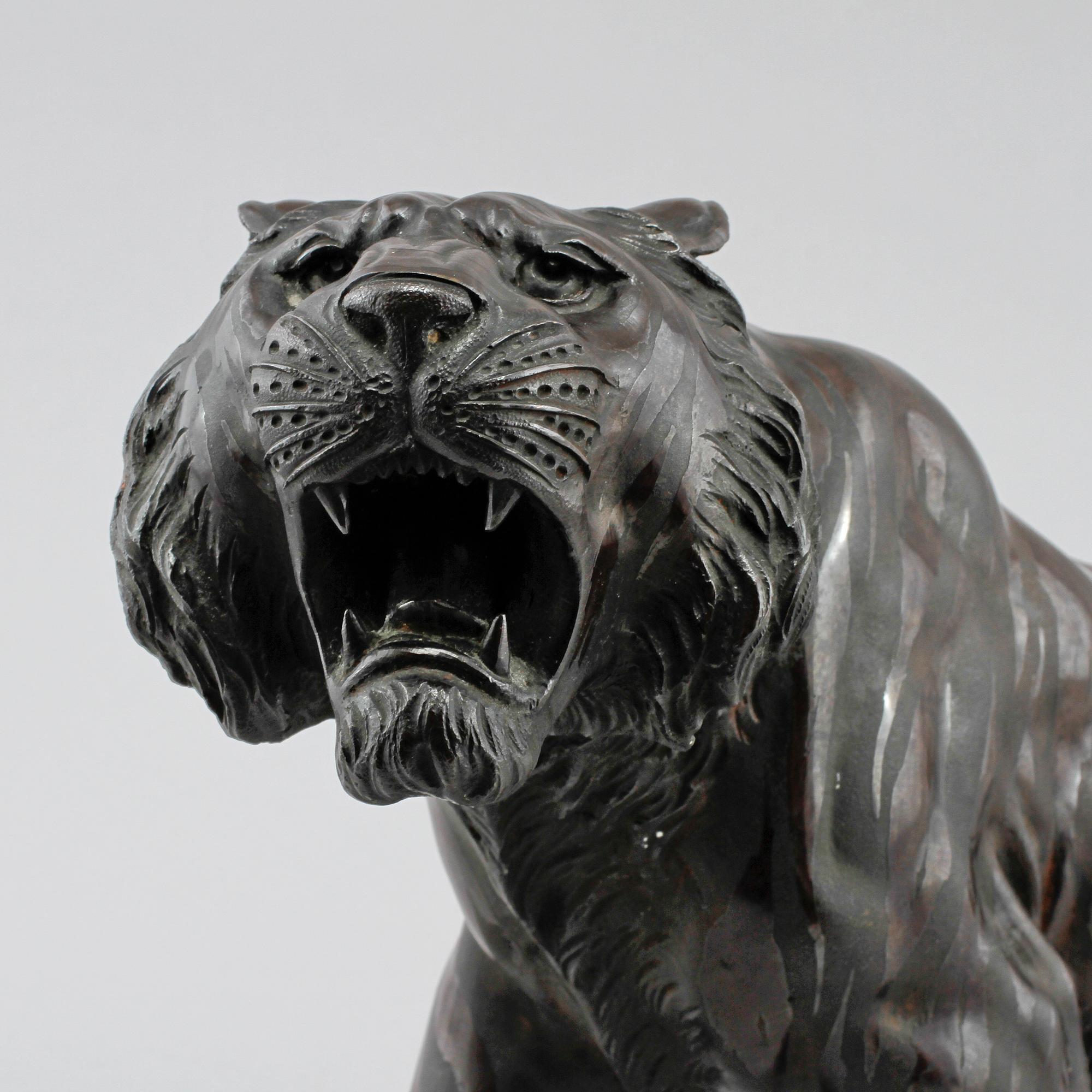 SKULPTUR, patinerad metall, signerad, 1900-tal.