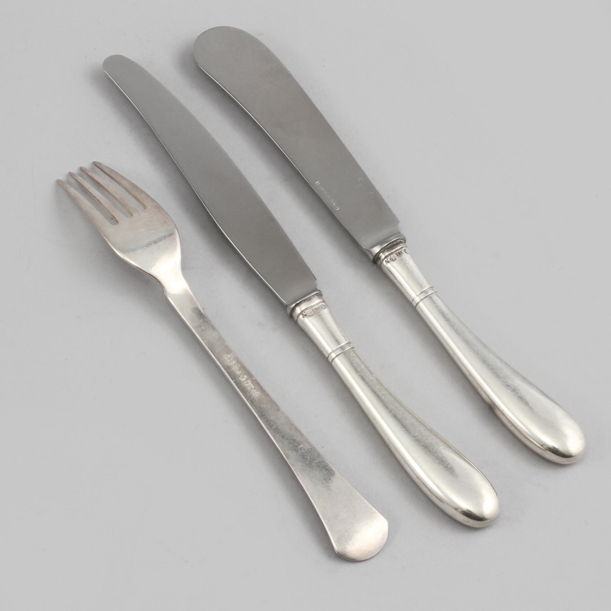 BESTICKSERVIS, 30 delar, silver, mestadels GAB, Stockholm, omkring 1900-talets mitt, total vikt ca 800 g.