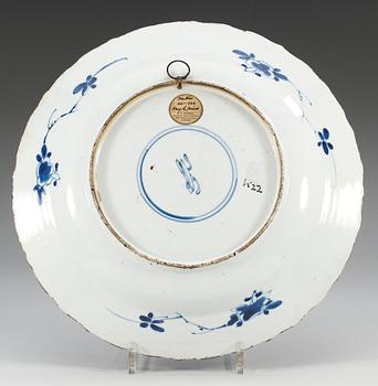 A blue and white dish, Qing dynasty, Kangxi (1662-1722).
