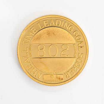 Commemorative medallion, Wayne Gretzky, 24K gold, no. 93/194.