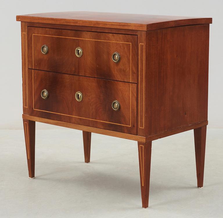 BYRÅ, sengustaviansk stil, omkring 18/1900-tal.