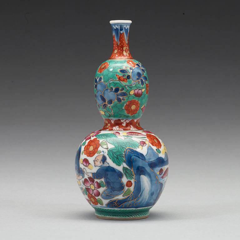 VAS, porslin. Qingdynastin, Kangxi (1662-1722).