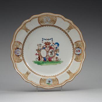 A five piece set of Swedish armorial porcelain, Qing dynasty, Qianlong (1736-95).