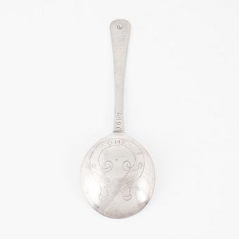 A Norwegian 17th century silver spoon, mark of Oluf Jorgensen (Bergen 1650-1700).