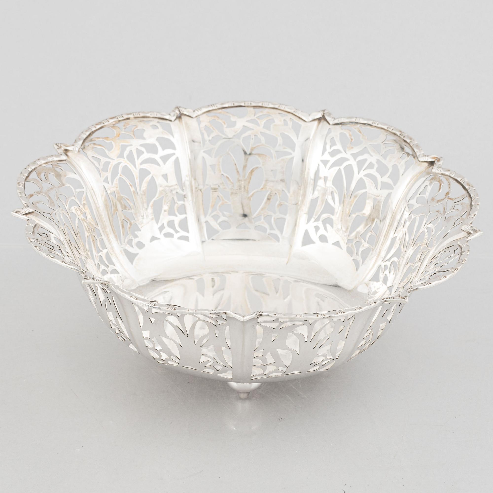 Skål, silver, svensk importstämpel, omkring 1900-talets mitt.