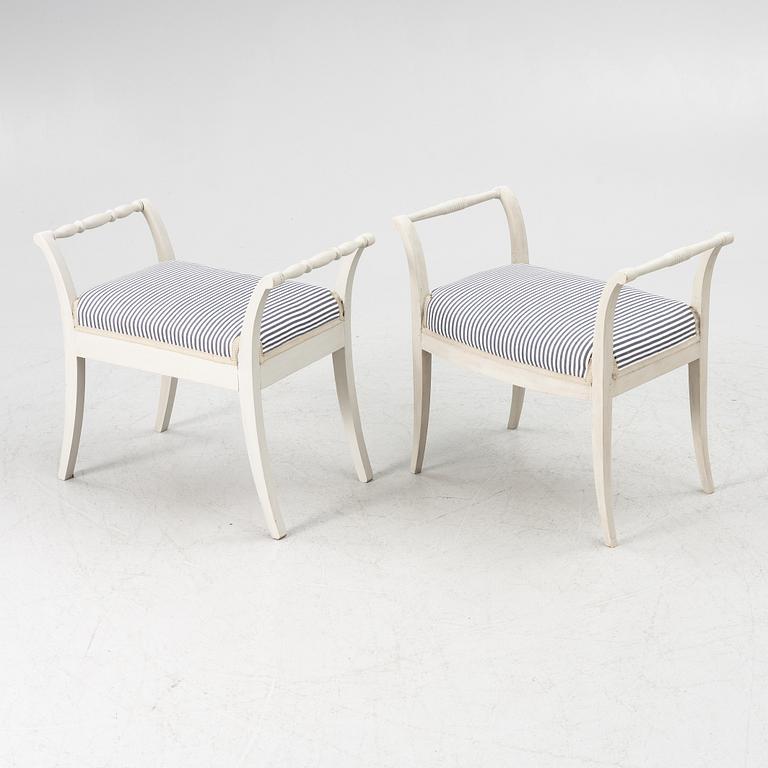 Taburetter, 2 st snarlika, tidigt 1900-tal.