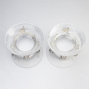 Jardinièrer/skålar, ett par, silver och slipat glas. W.A. Bolin, Moskva 1912-1917.
