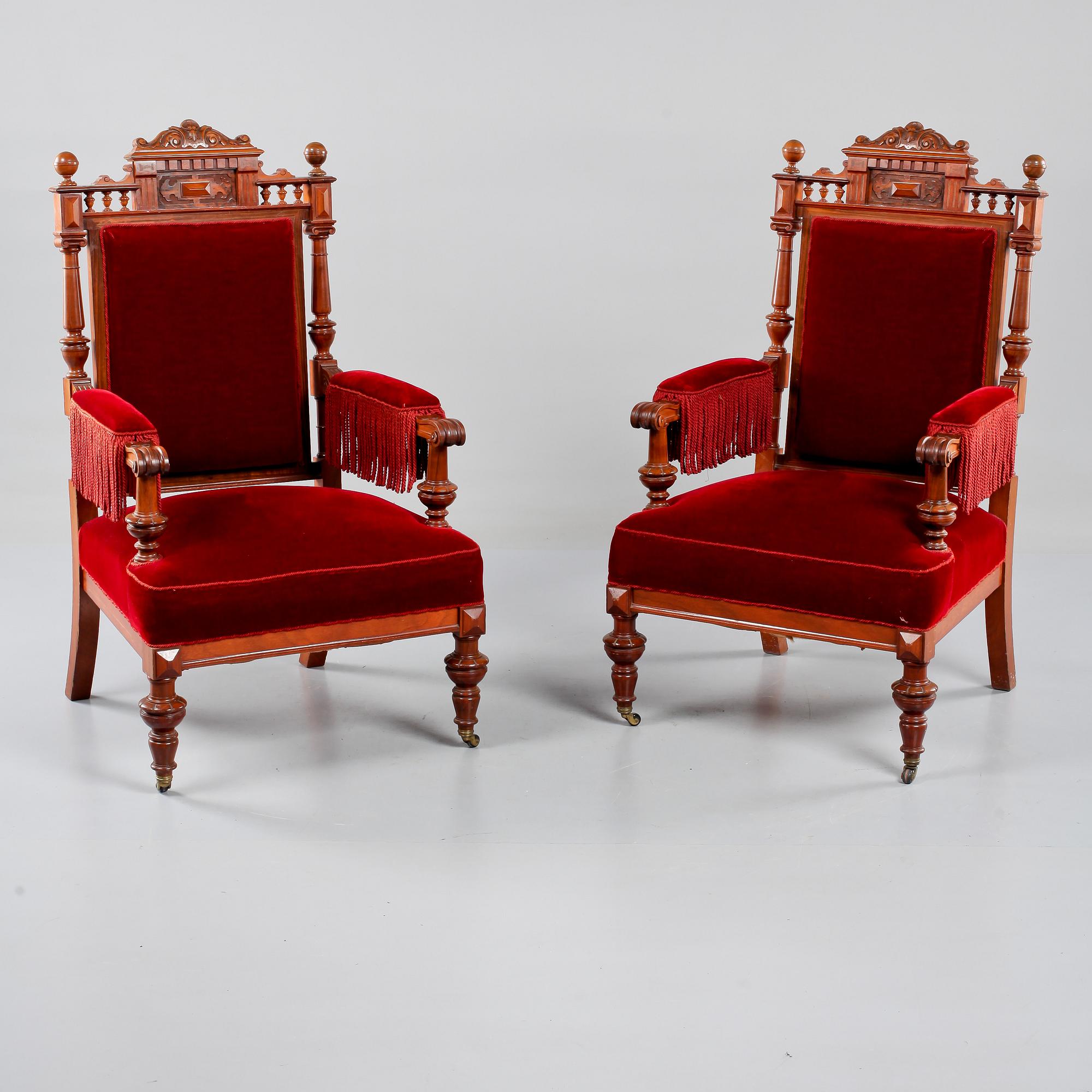 KARMSTOLAR, ett par, nyrenässans, sent 1800-tal.