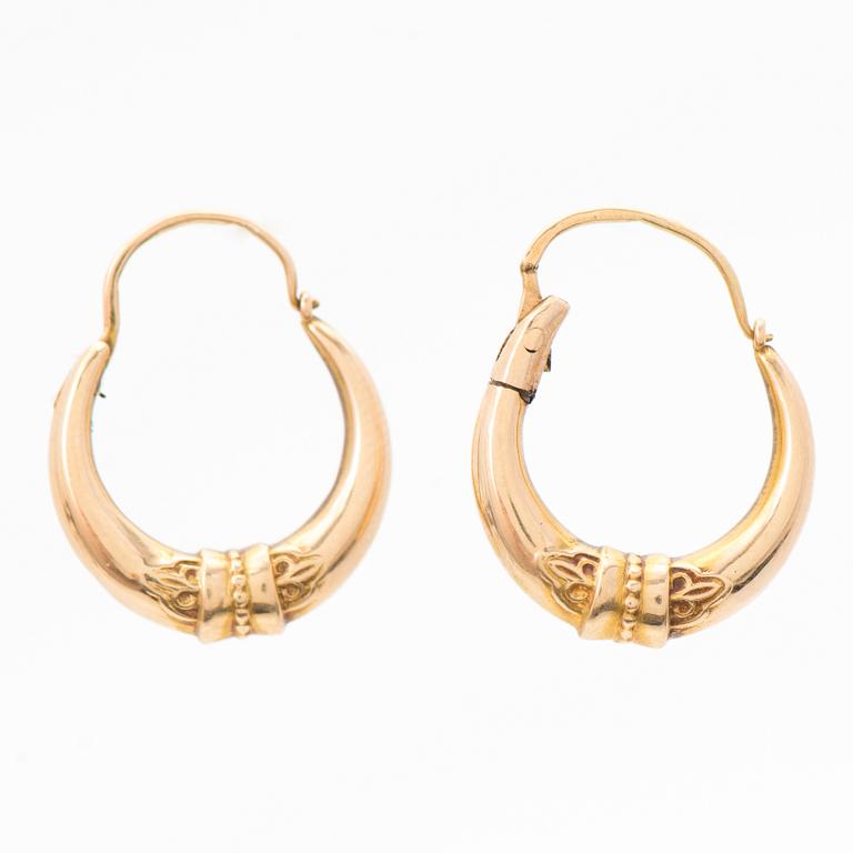 A PAIR OF EARRINGS, 18K gold. Finland.