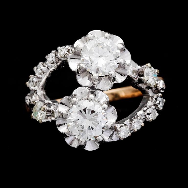 A brilliant cut diamond ring, 0.71 resp 0.64 cts.