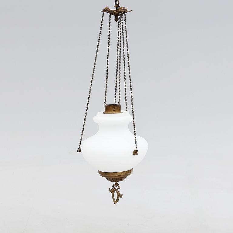 TAKAMPEL, glas och mässing, 1800-talets andra hälft. Höjd ca 36 cm.