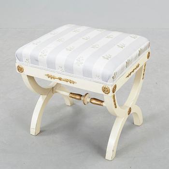 TABURETT, sengustaviansk, 1800-talets första hälft.