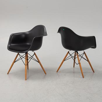 Charles and Ray Eames, chair, "Plastic Chair DAW", Vitra.