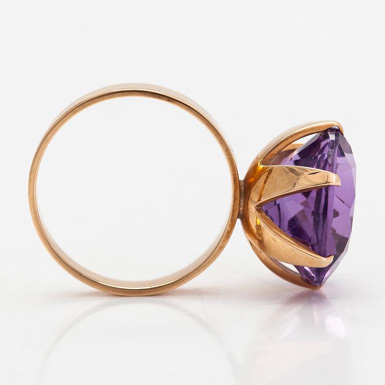 Bror Sundgren, Sormus, 14K kultaa ja ametisti, Westerback, Helsinki 1969.