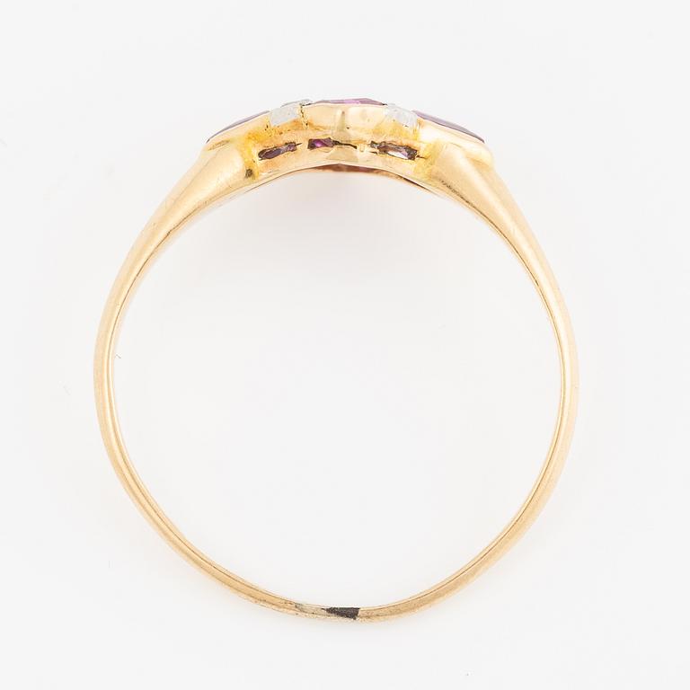 Ring, 18K gold with red stones and rose-cut diamonds.