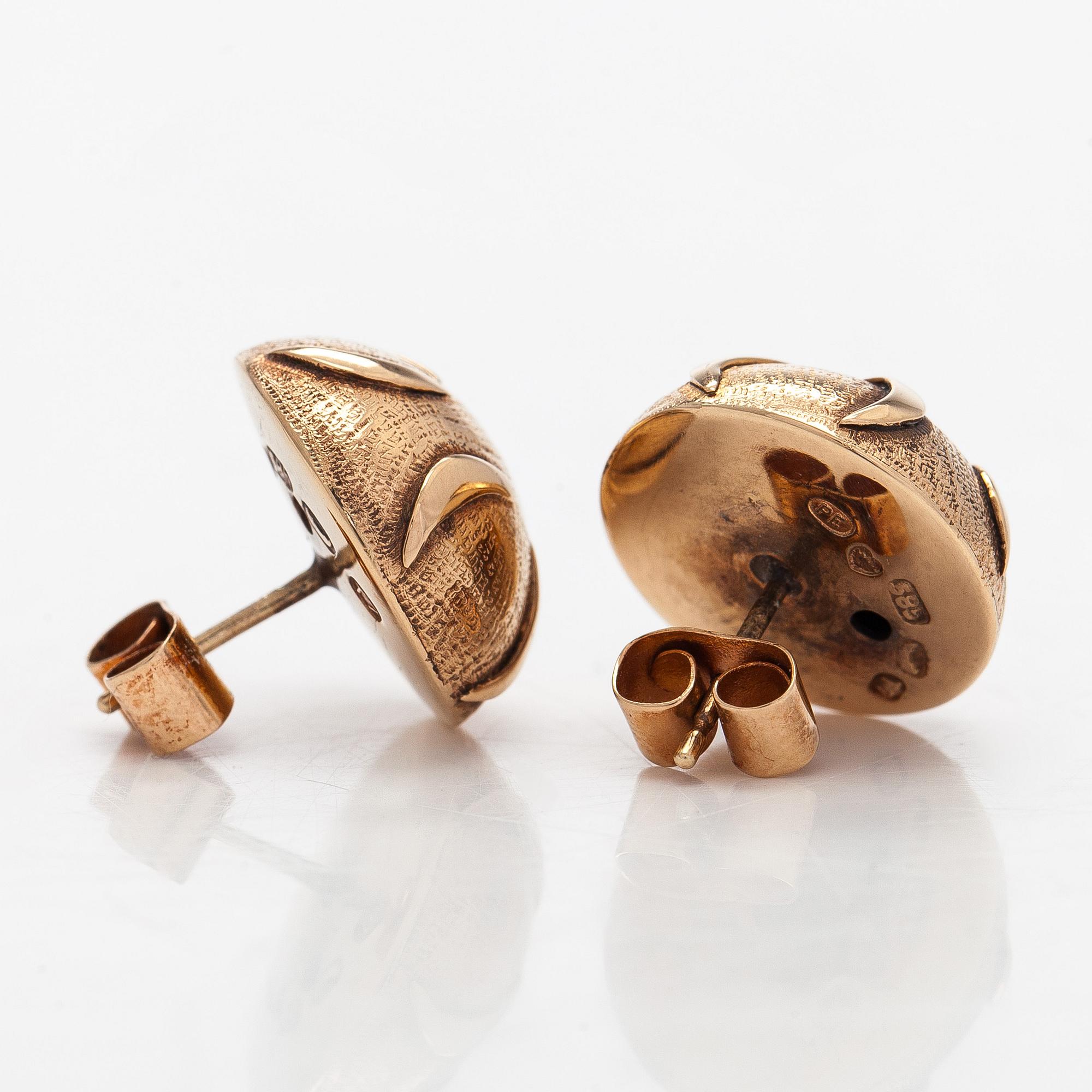 Earrings, 14K gold, Helsinki 1972.
