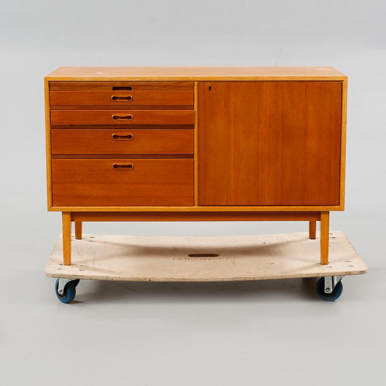 A 1950/60s sideboard.