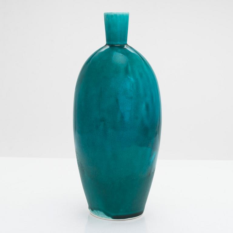 Friedl Holzer-Kjellberg, A mid-20th century vase for Arabia Finland.
