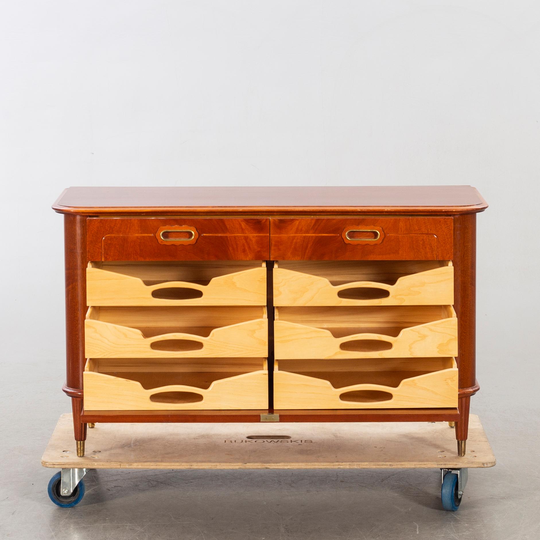 SIDEBOARD, 1900-talets mitt.