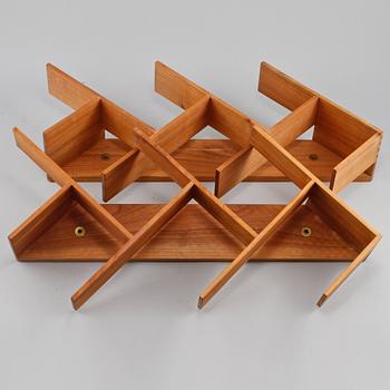 VÄGGHYLLOR, ett par, Maud Hultberg, 1900-talets andra hälft.