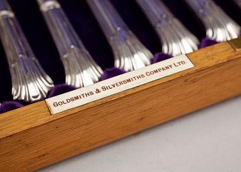 FISKBESTICK, 14 delar, silver, Goldsmiths & Silversmiths Company LTD, London, tidigt 1900-tal. Totalvikt ca 660 g.