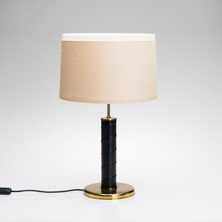 A mid 20th century table lamp.
