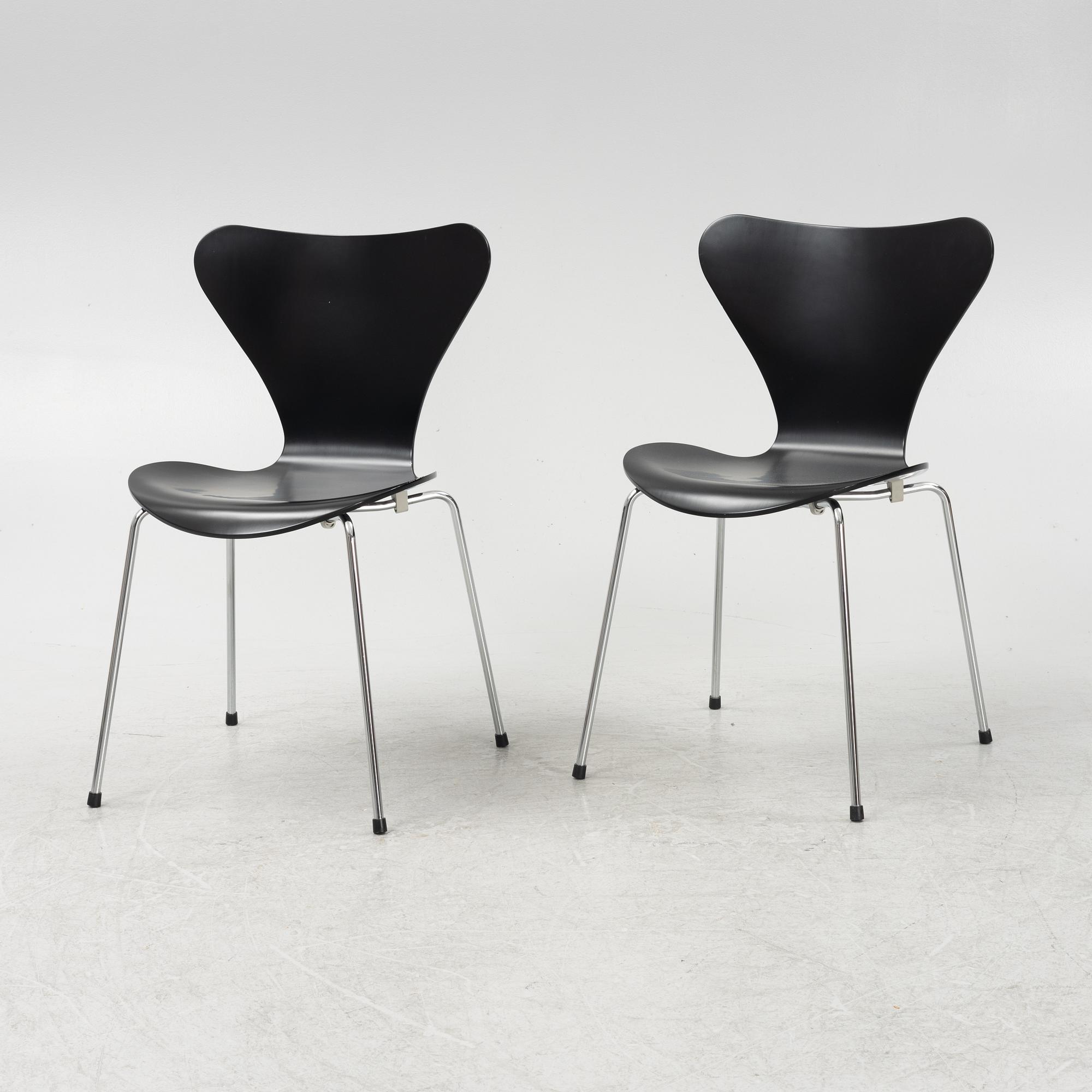 Arne Jacobsen, stolar åtta st. "Sjuan", Fritz Hansen, Danmark, daterade 2005.