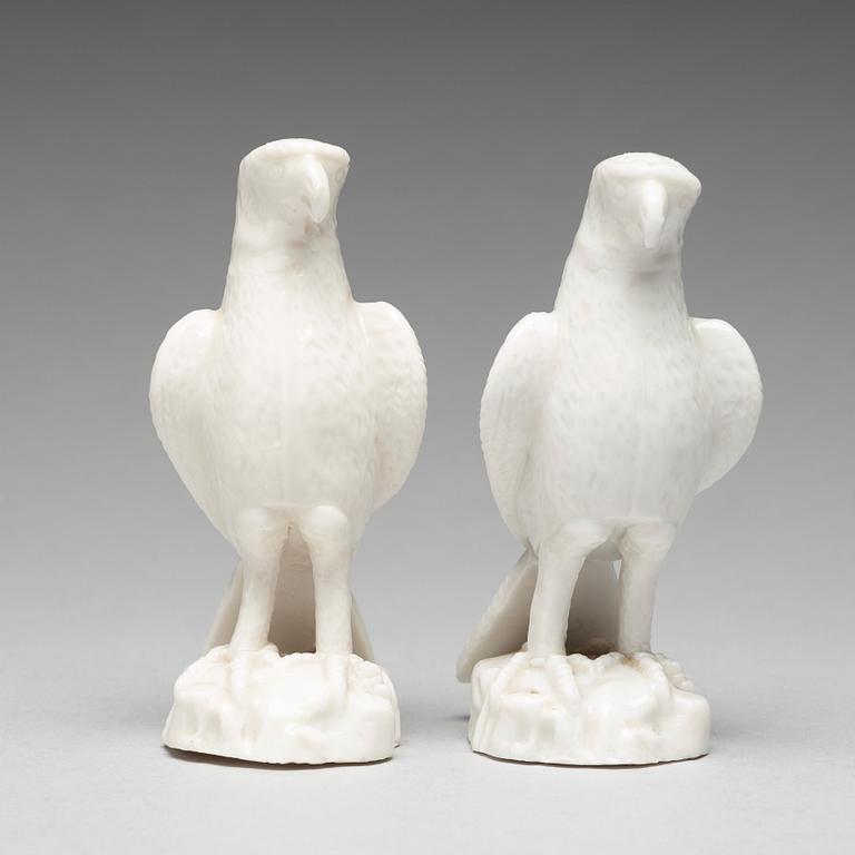 A pair of blanc de chine figure of hawks, Qing dynasty, 18th Century.