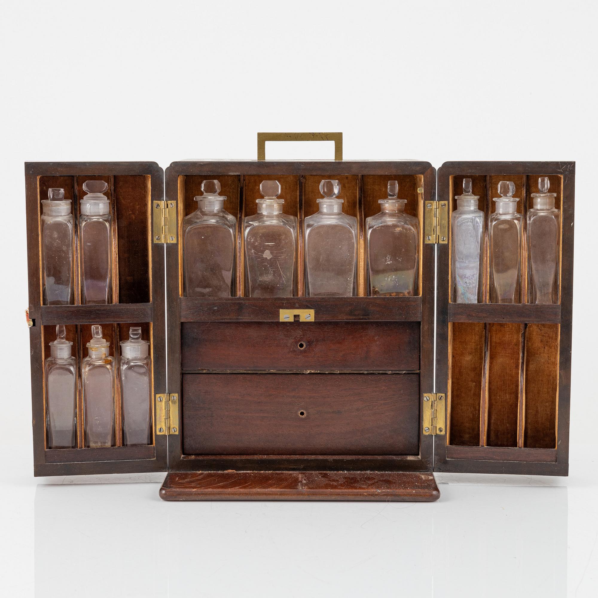 Apothecary's casket, 19th century.