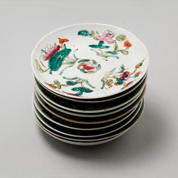 A collection of Chinese porcelain tableware,