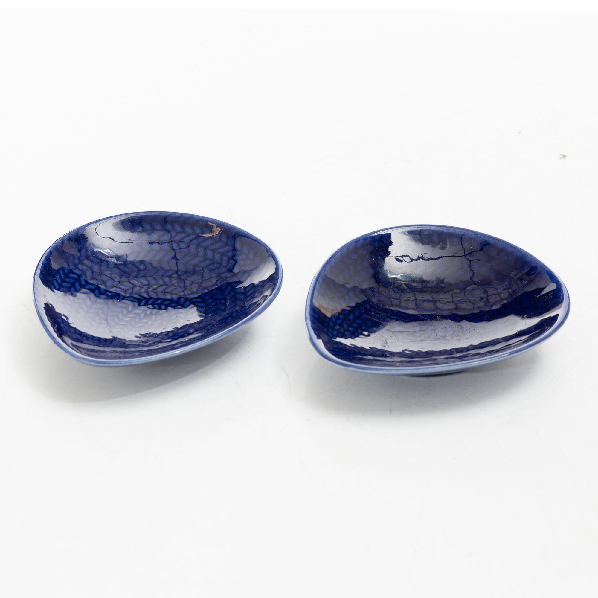 Hertha Bengtson, a set of nine 'Blå eld' service parts, Rörstrand.