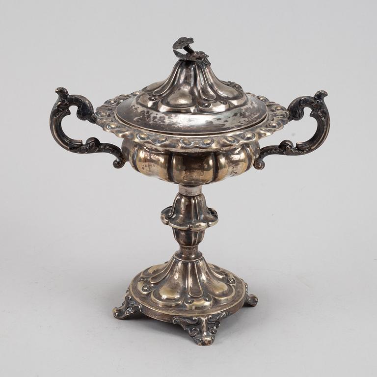 Carl Nyström, sockerskål, silver, Stockholm, 1850.