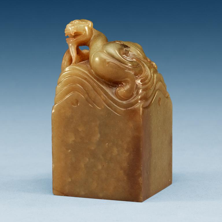 A nephrite seal, presumably late Qing dynasty (1644-1912).