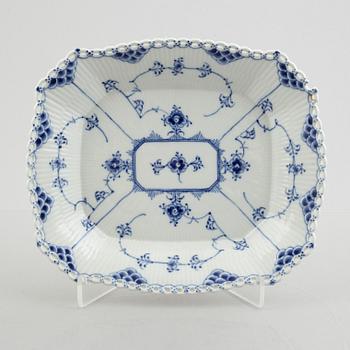 A group of three dishes and a cofee pot, "Blue fluted Full Lace" and "Blue Fluted Plain"/"Musselmalet", Royal Copenhagen.