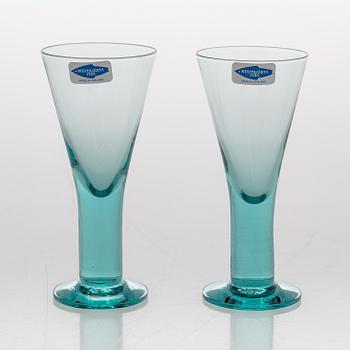 Oiva Toikka, carafe with four schnapps glasses, signed and numbered Oiva Toikka Oy Alko Ab 58/100. Original box.