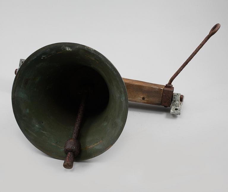 GÅRDSKLOCKA/VÄLLINGKLOCKA, malm och järn, 1800/1900-tal.