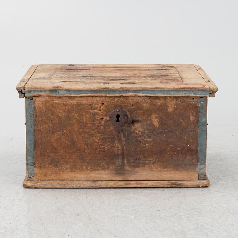 A chest, 19th century.