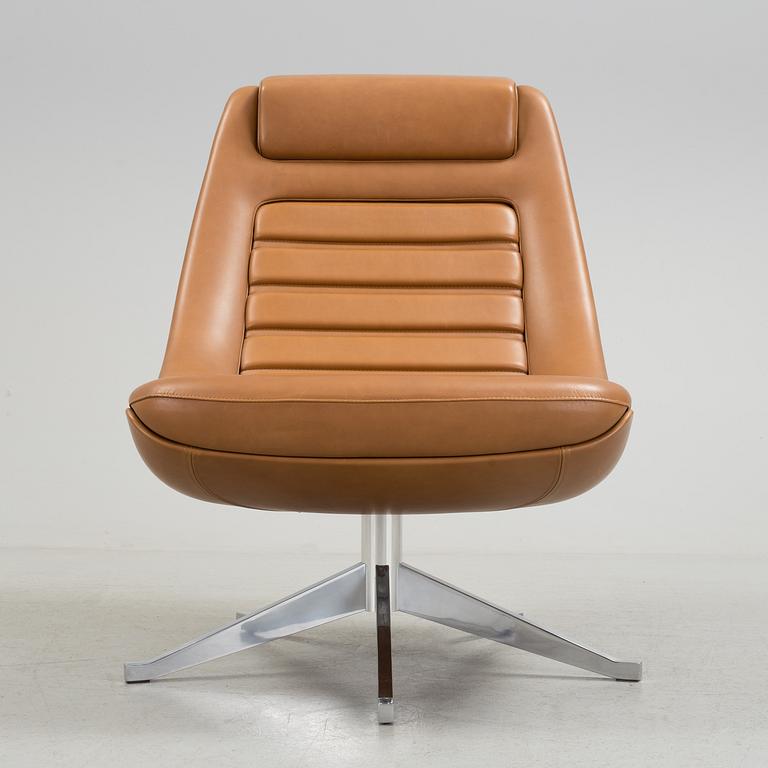 A "Manzù Lounge Chair" by Pio Manzu for Alias.