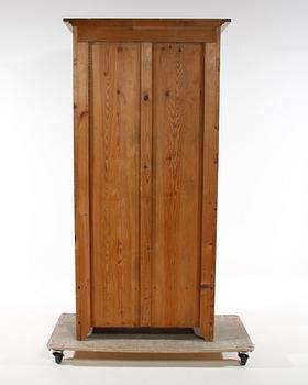 BOKSKÅP. Jugend, 1900-talets början.