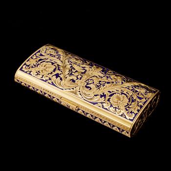 DOSA, 18k guld med blå emalj. 1900-tal. Vikt ca100g.