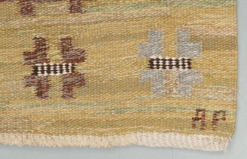 MATTA. "Gul-grön Stjärnmatta". Rölakan (flat weave). x cm. Signed AP.