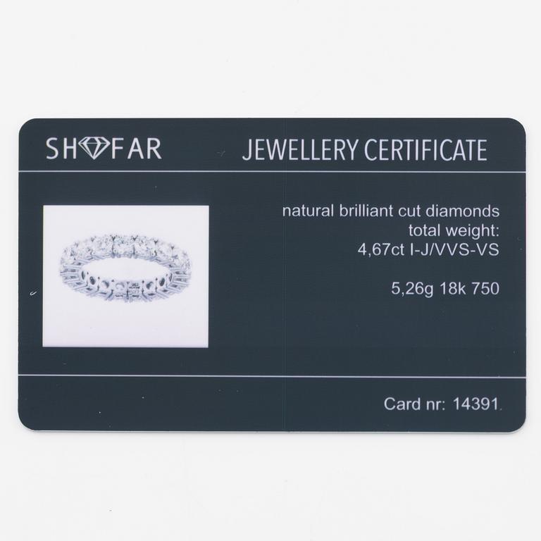 Ring helallians, 18K vitguld med briljantslipade diamanter.