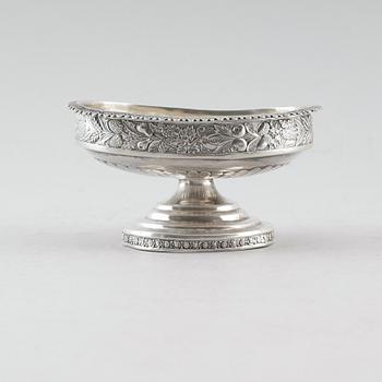 SALTKAR, silver, Ryssland, otydligt stämplad 1839. Vikt ca 62 g.