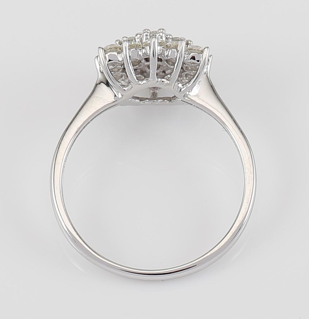 RING, 18K vitguld och diamanter tot ca 0.65 ct.