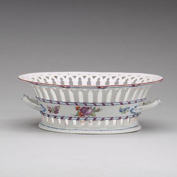 A Russian chesnut basket and stand, Imperial Porcelain Manufactory, St Petersburg, period of Alexander I (1801-25).