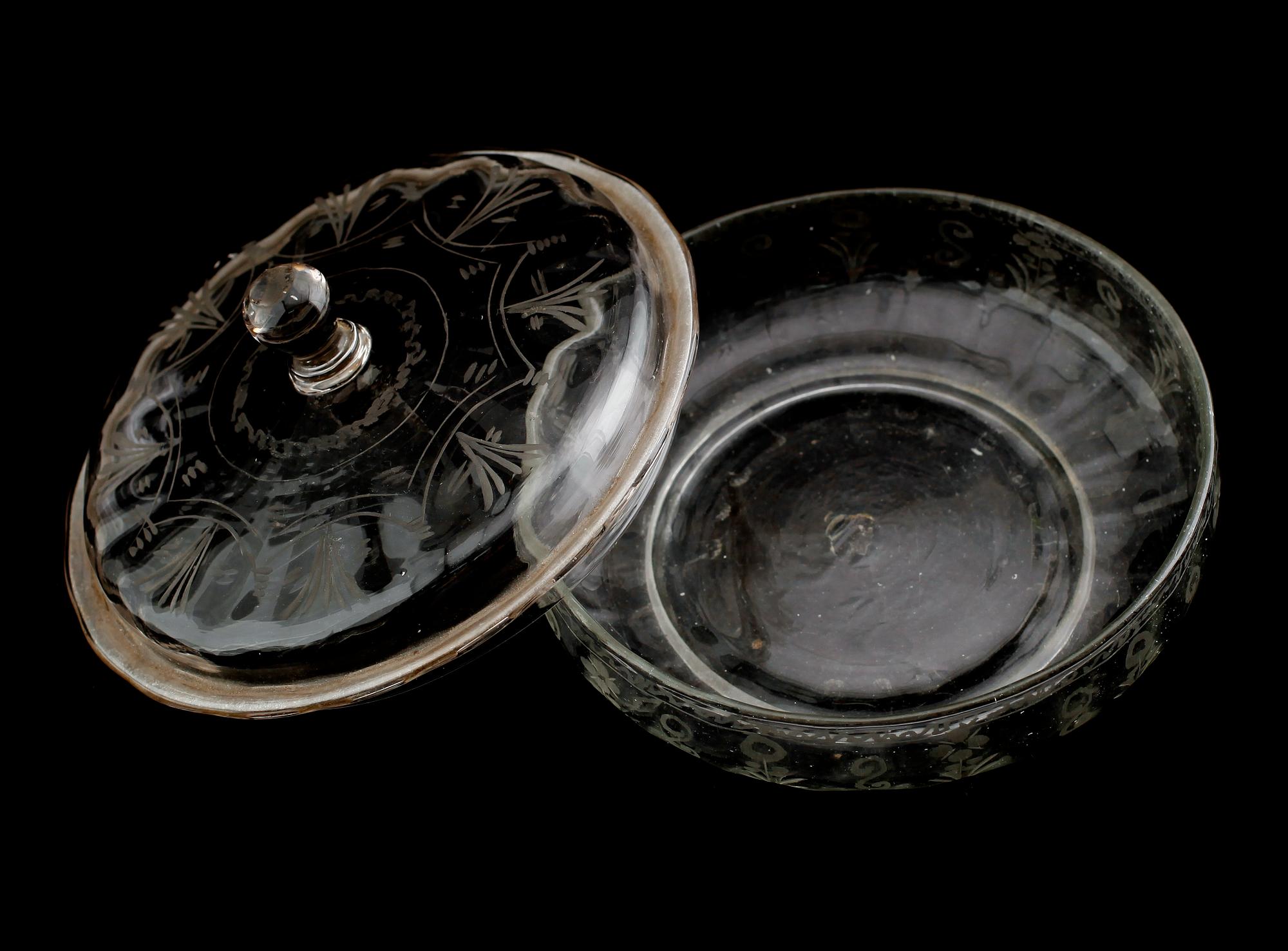 LOCKSKÅL, glas, 1700-tal.