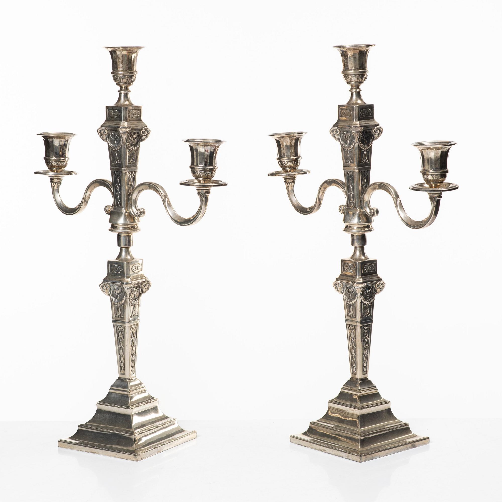 Kandelabrar, ett par, sterlingsilver, Louis XVI-stil, Lale Silverware & Co Ltd, Istanbul, Turkiet, 1900-tal.